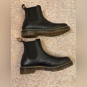 Dr Martens Chelsea boots 2976 like new